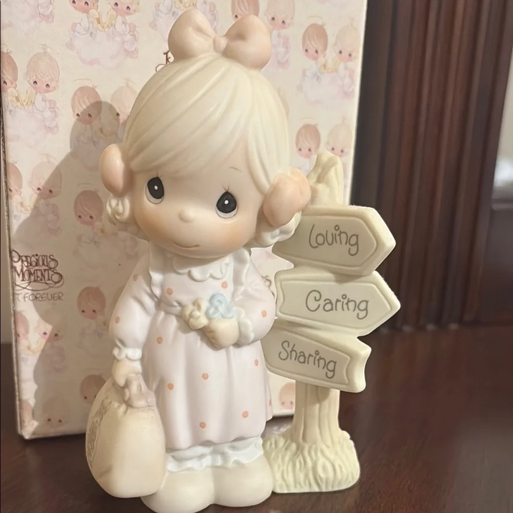 Precious Moments Loving Caring Sharing Figurine - Picture 1 of 6